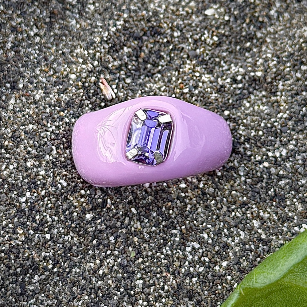 Purple Lavender Lilac Solitaire Rhinestone Resin Ring Size 6.75/7 - Picture 8 of 10
